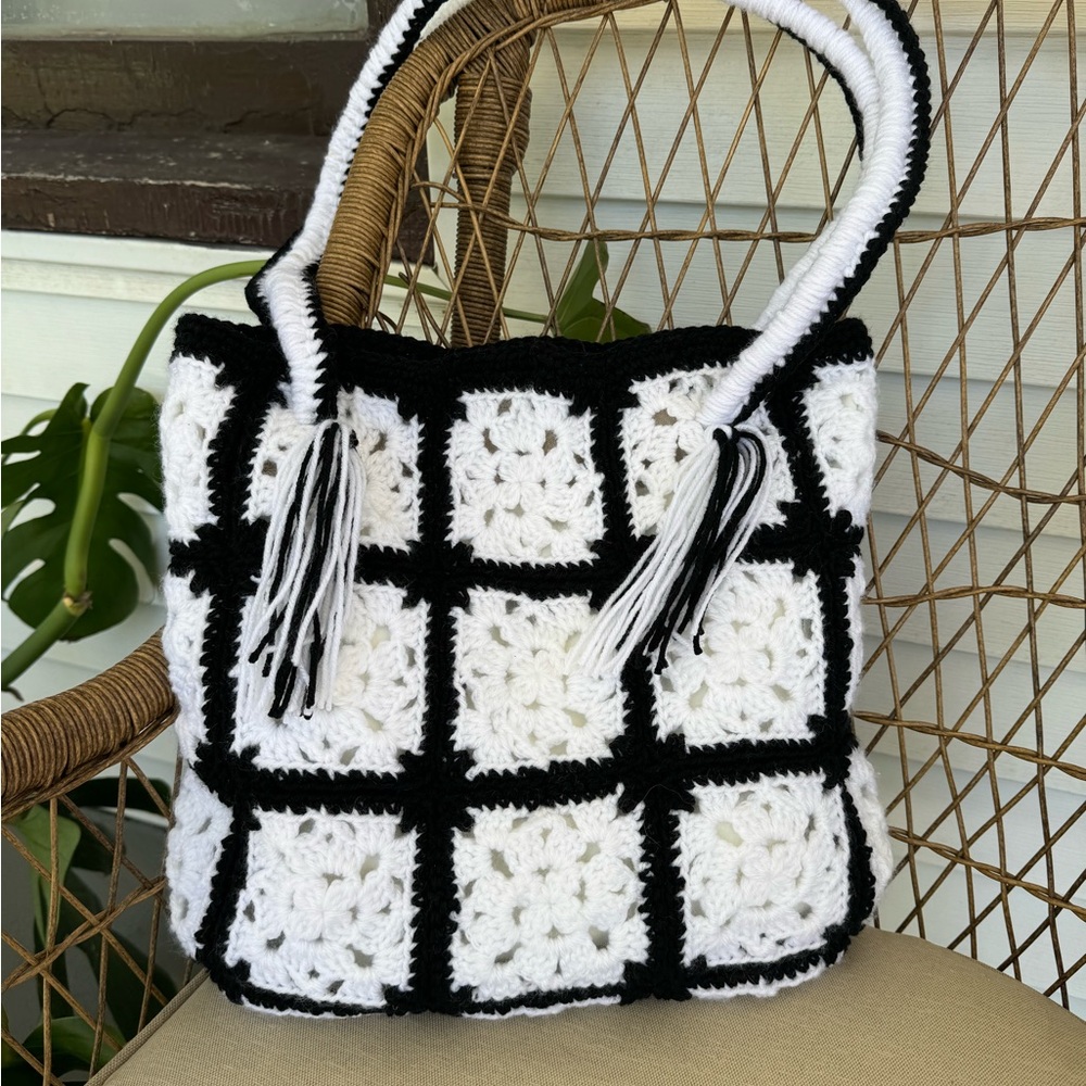 Square granny crochet white and black tote bag handmade large sz New